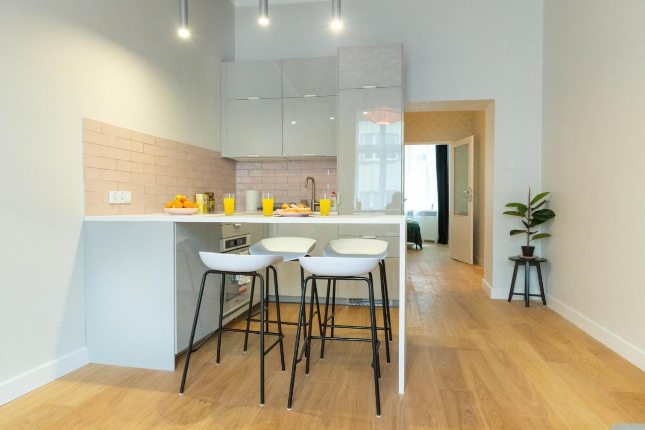 Glamorous And Brand New 2 Bedroom Cracovie Extérieur photo