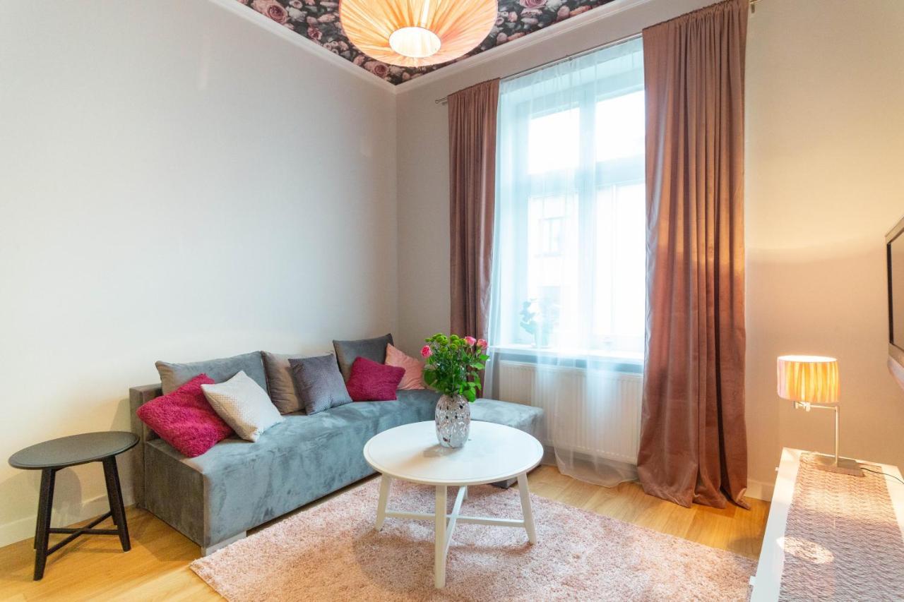 Glamorous And Brand New 2 Bedroom Cracovie Extérieur photo