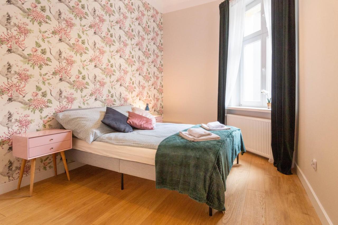 Glamorous And Brand New 2 Bedroom Cracovie Extérieur photo